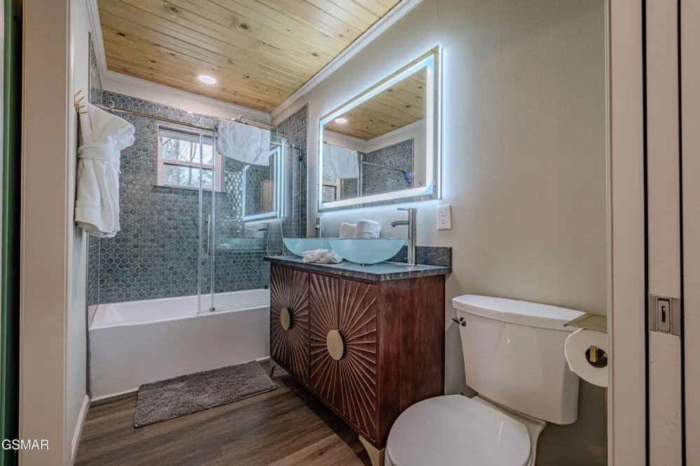 2759 Easy Street Sevierville, TN 37862