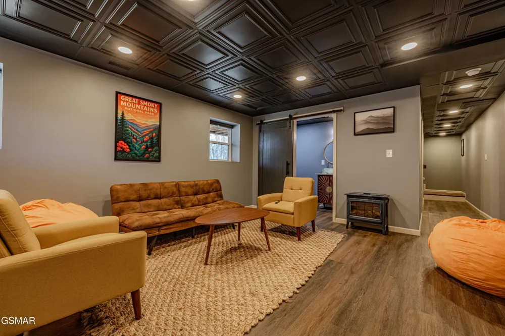 2759 Easy Street Sevierville, TN 37862
