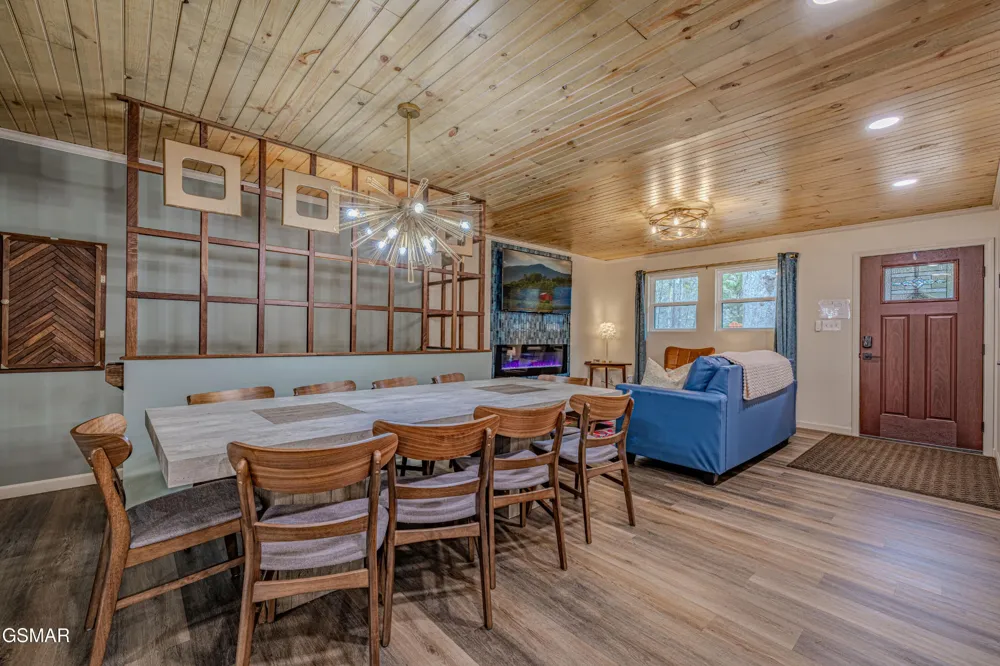 2759 Easy Street Sevierville, TN 37862