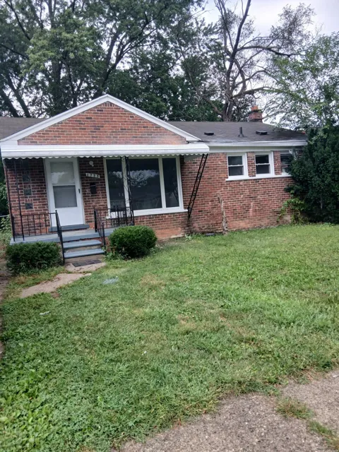 1735 Meadow Lane