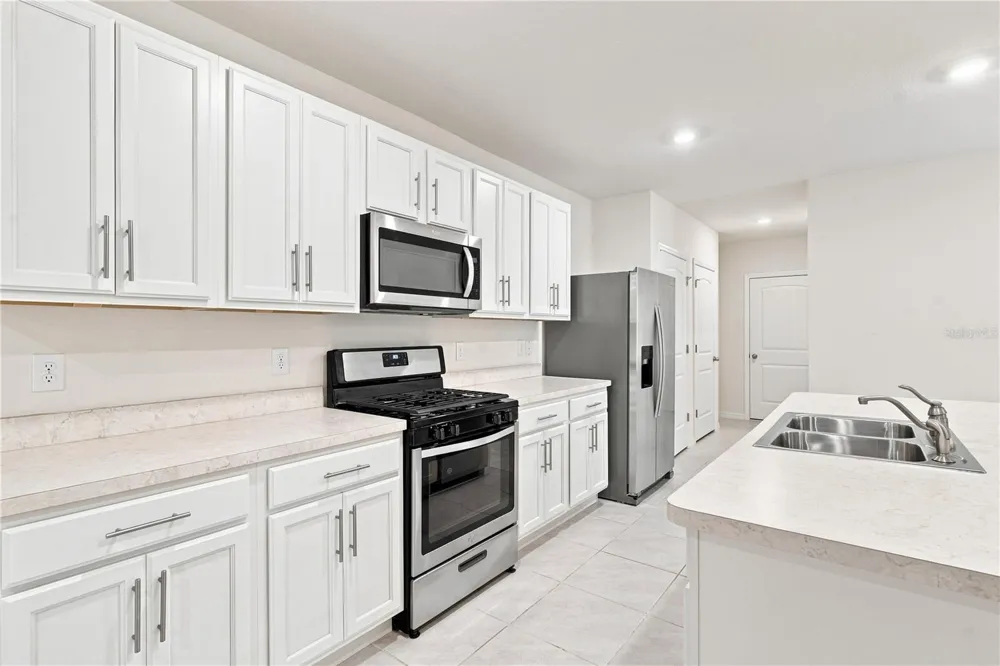 20043 ROYAL TERN COURT Leesburg, FL 34748