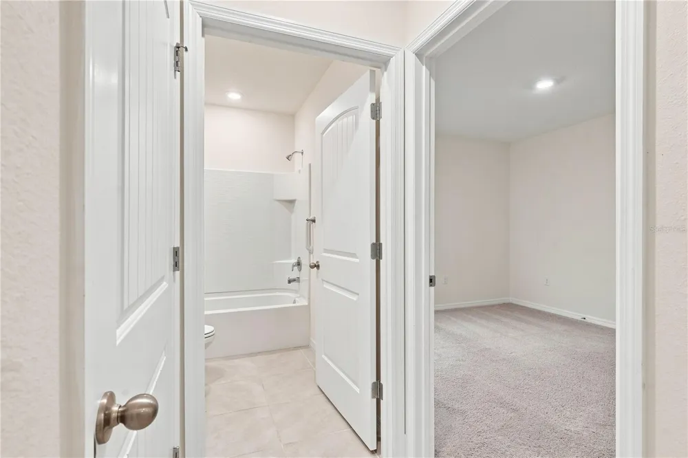 20043 ROYAL TERN COURT Leesburg, FL 34748