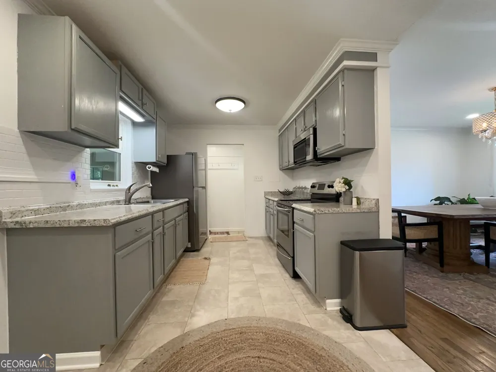 2498 Lakewood DR Kennesaw, GA 30152