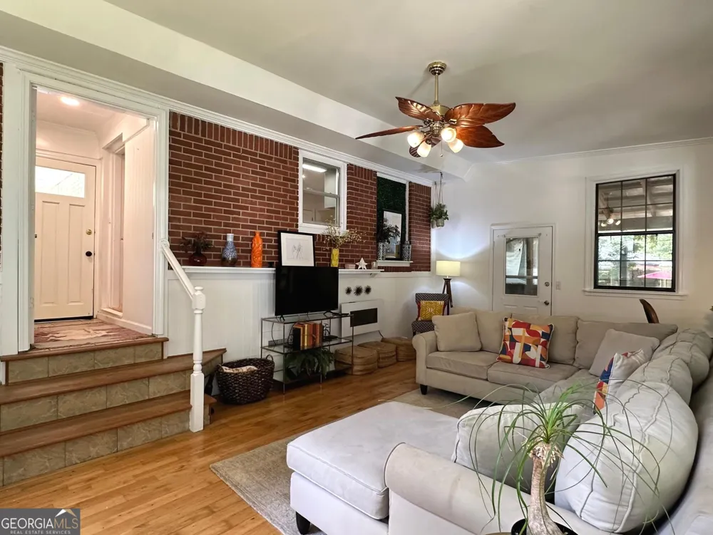 2498 Lakewood DR Kennesaw, GA 30152
