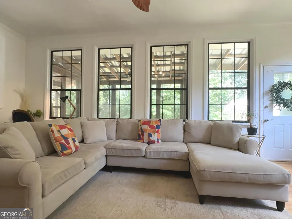 2498 Lakewood DR Kennesaw, GA 30152