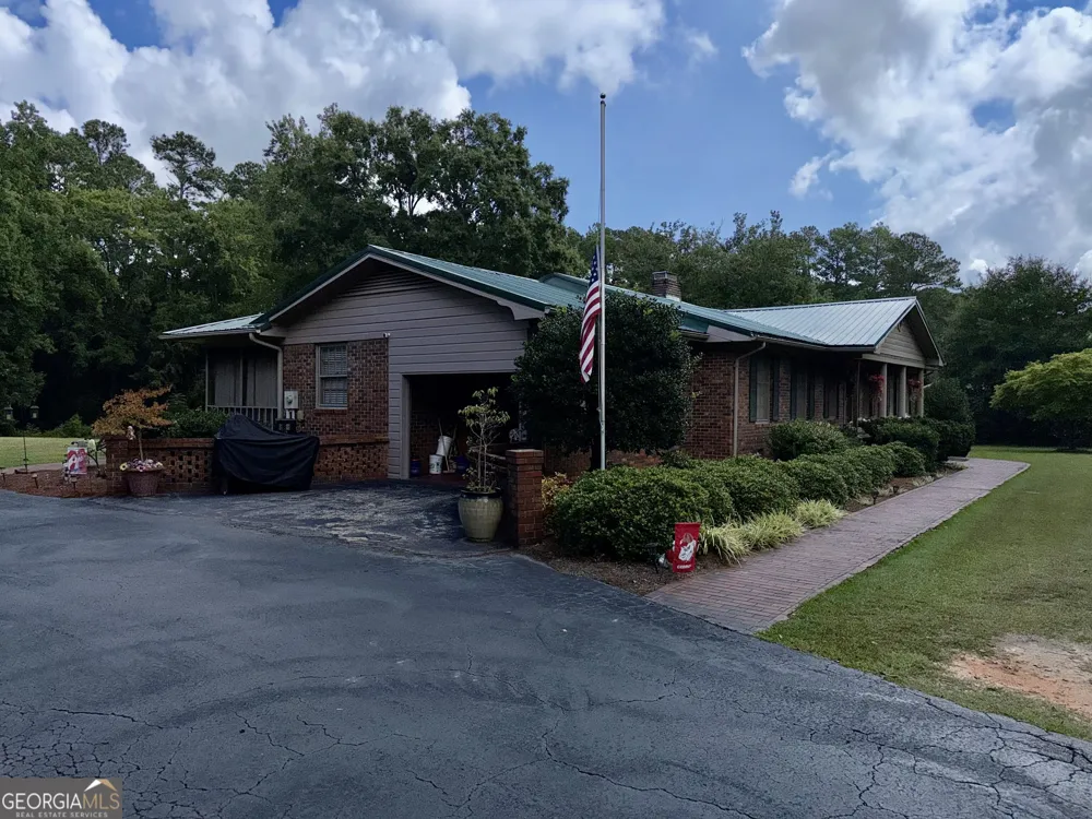 1336 Calhoun Falls HWY Elberton, GA 30635