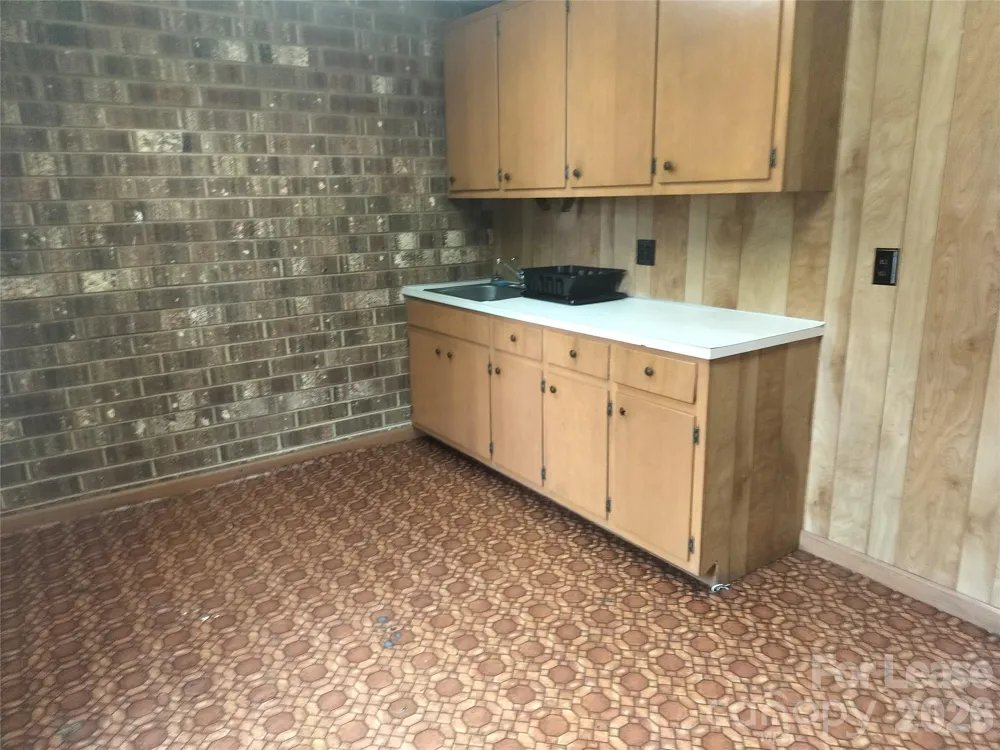 1651 1st Avenue SW Hickory, NC 28602