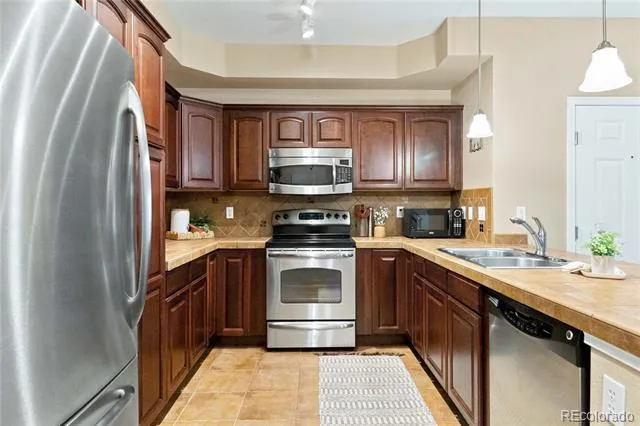 10052 W Ute Place #102 Littleton, CO 80127