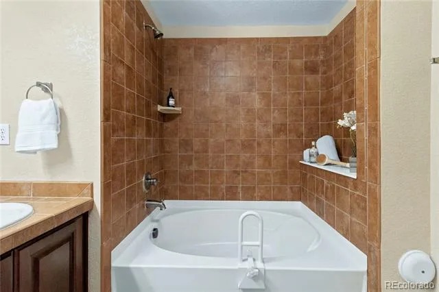 10052 W Ute Place #102 Littleton, CO 80127