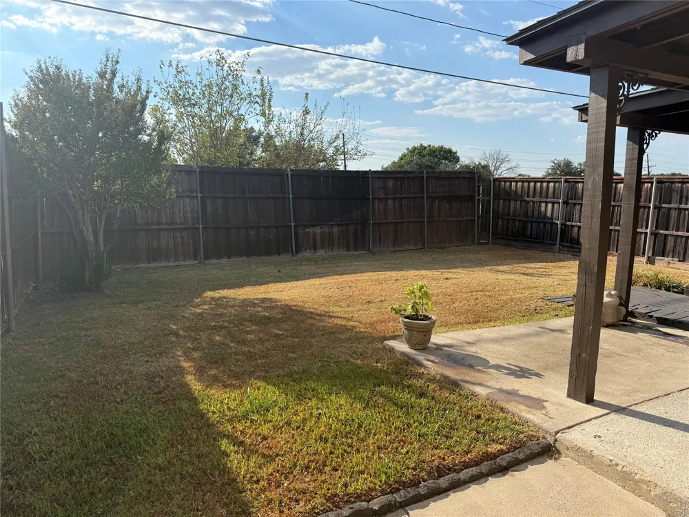 17623 Medina Drive Dallas, TX 75287