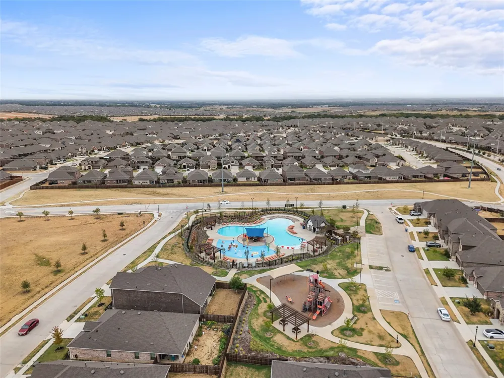 9805 Quail Pointe Road Aubrey, TX 76227