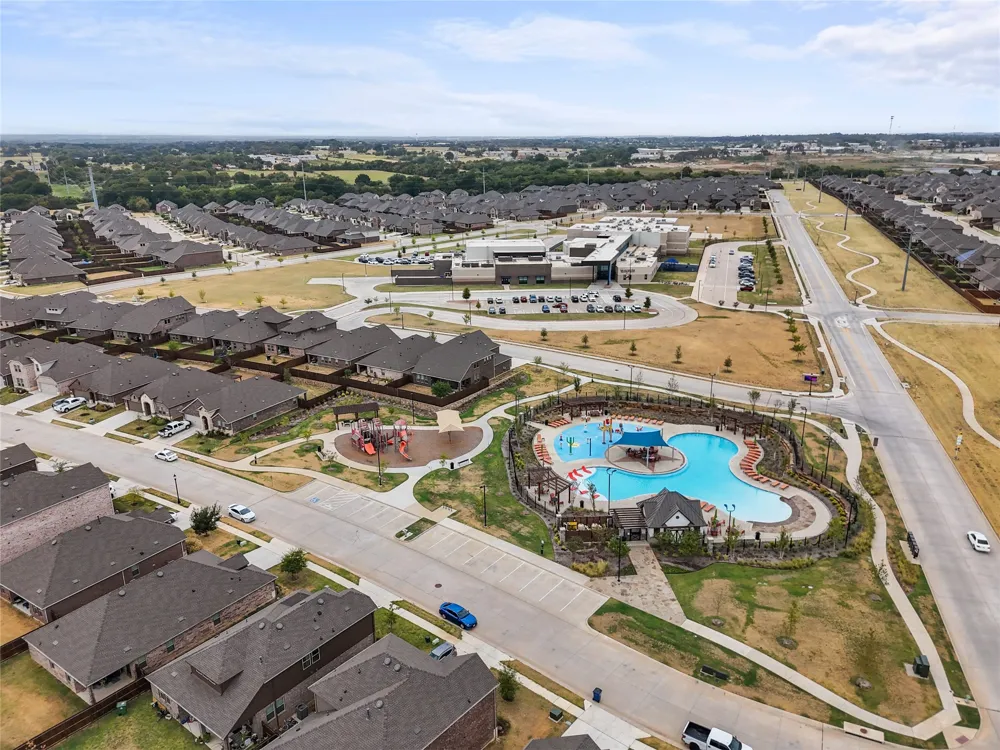 9805 Quail Pointe Road Aubrey, TX 76227