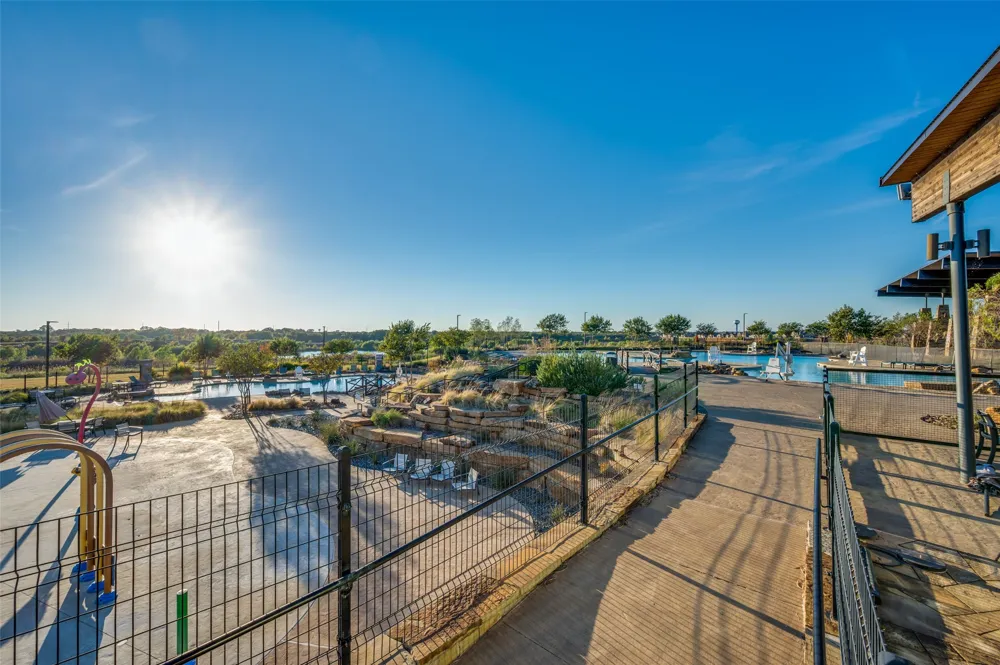 9805 Quail Pointe Road Aubrey, TX 76227