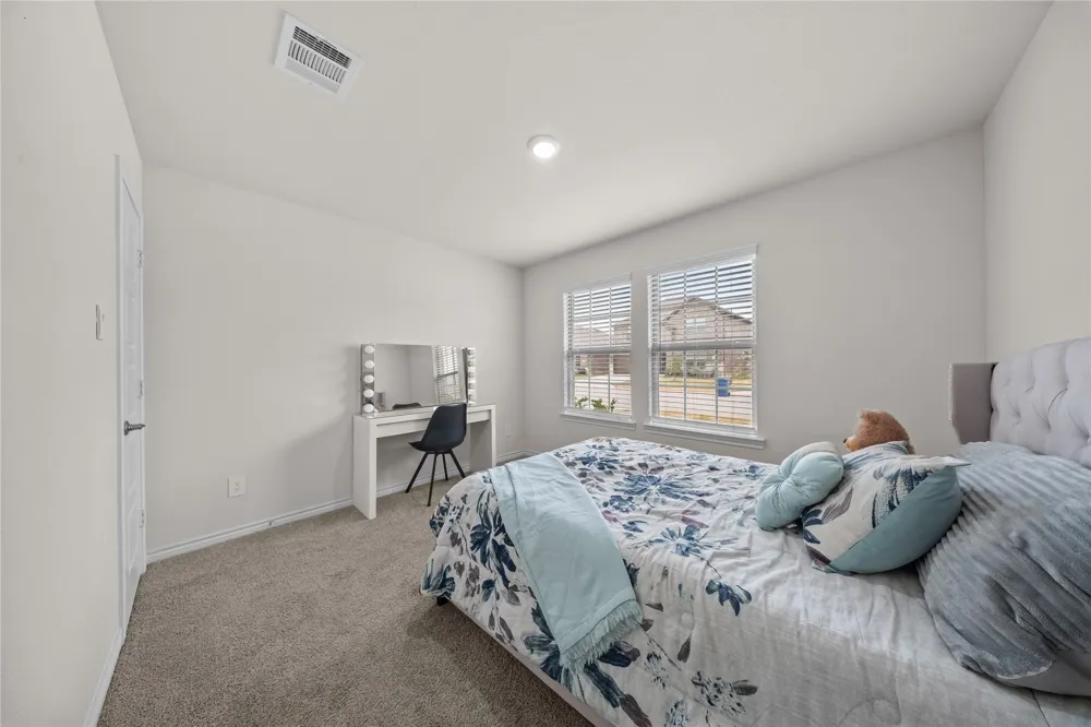 9805 Quail Pointe Road Aubrey, TX 76227