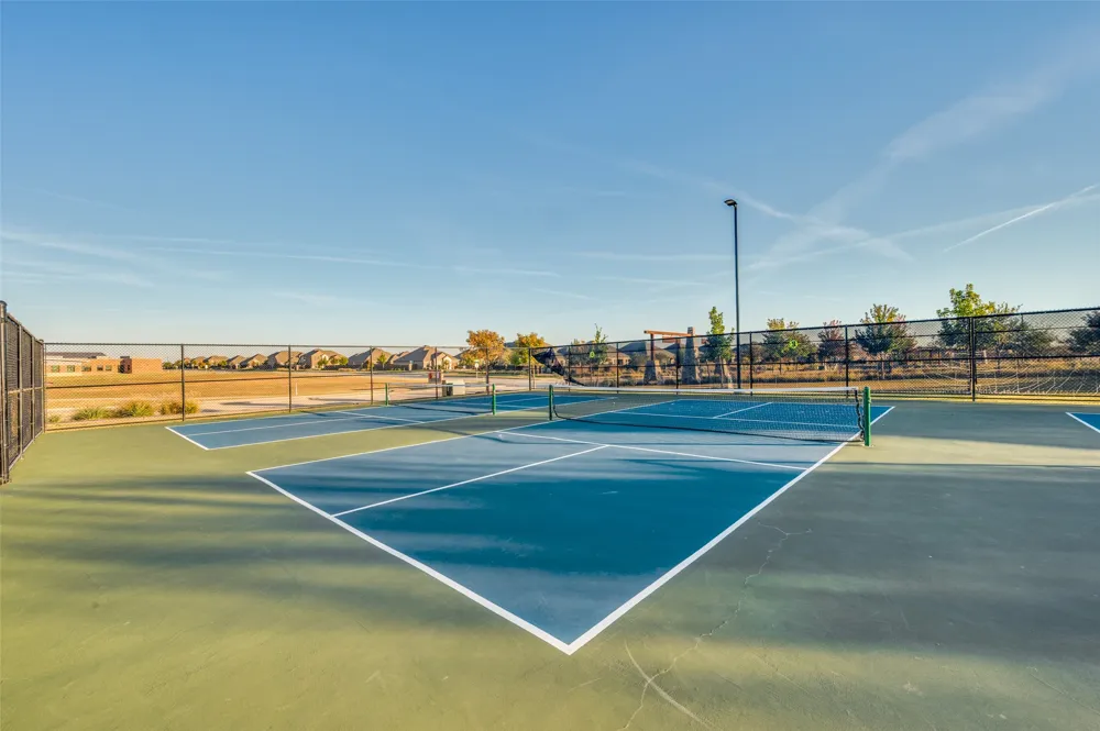 9805 Quail Pointe Road Aubrey, TX 76227