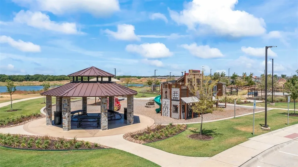9805 Quail Pointe Road Aubrey, TX 76227