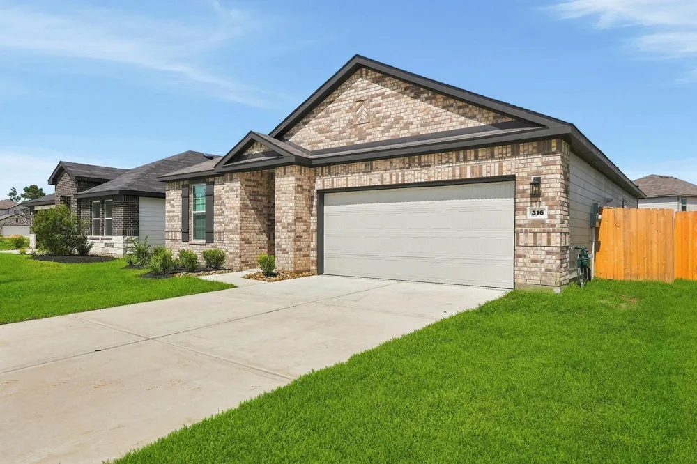 316 Tall Birch Drive Hockley, TX 77447