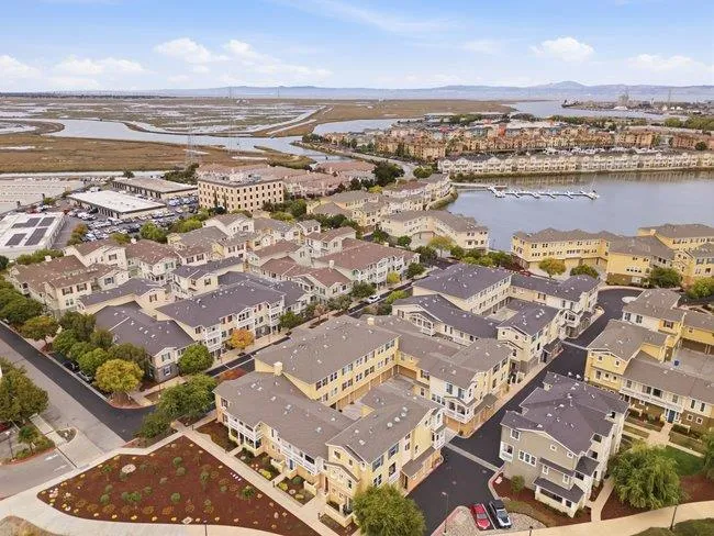 631 True Wind Way #202 Redwood City, CA 94063