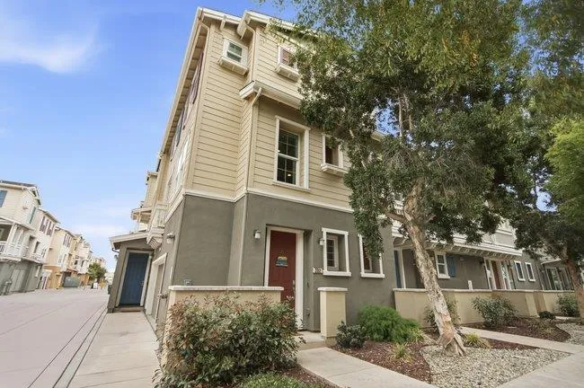 631 True Wind Way #202 Redwood City, CA 94063