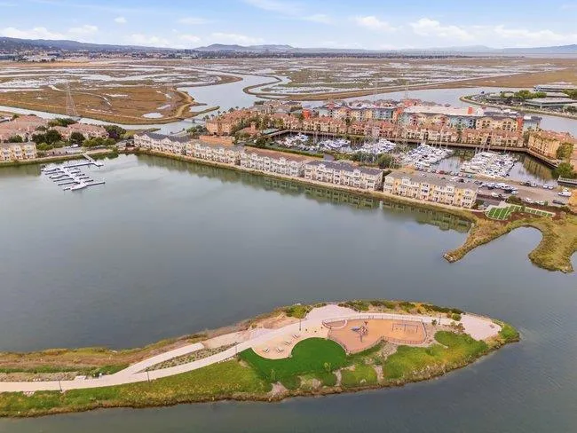 631 True Wind Way #202 Redwood City, CA 94063