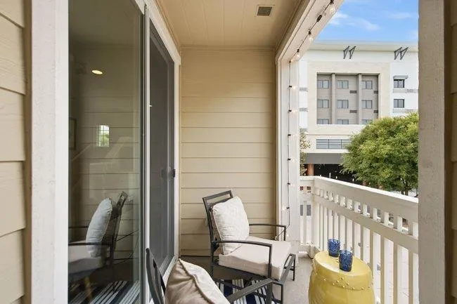 631 True Wind Way #202 Redwood City, CA 94063