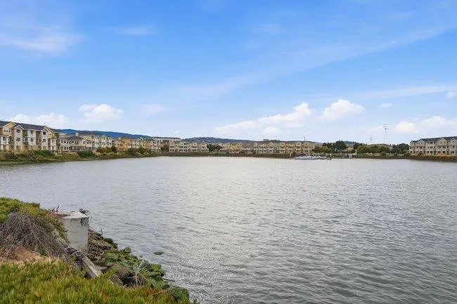 631 True Wind Way #202 Redwood City, CA 94063
