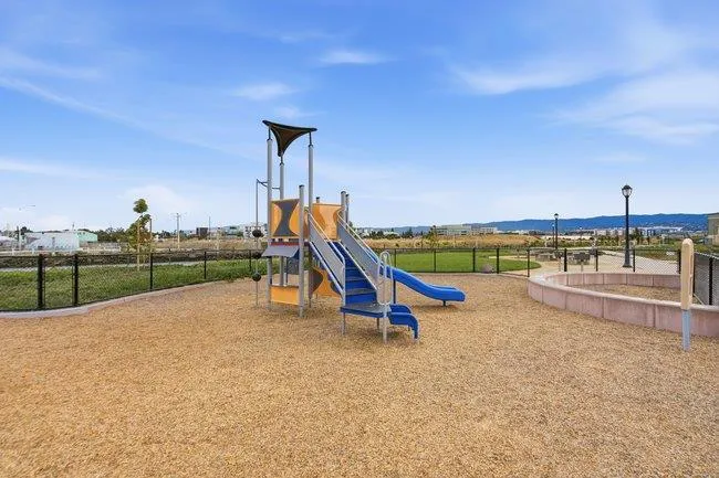 631 True Wind Way #202 Redwood City, CA 94063
