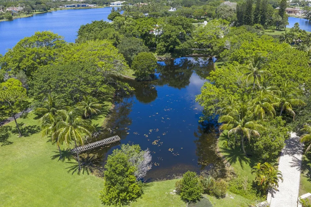 6001 Le Lac Road Boca Raton, FL 33496