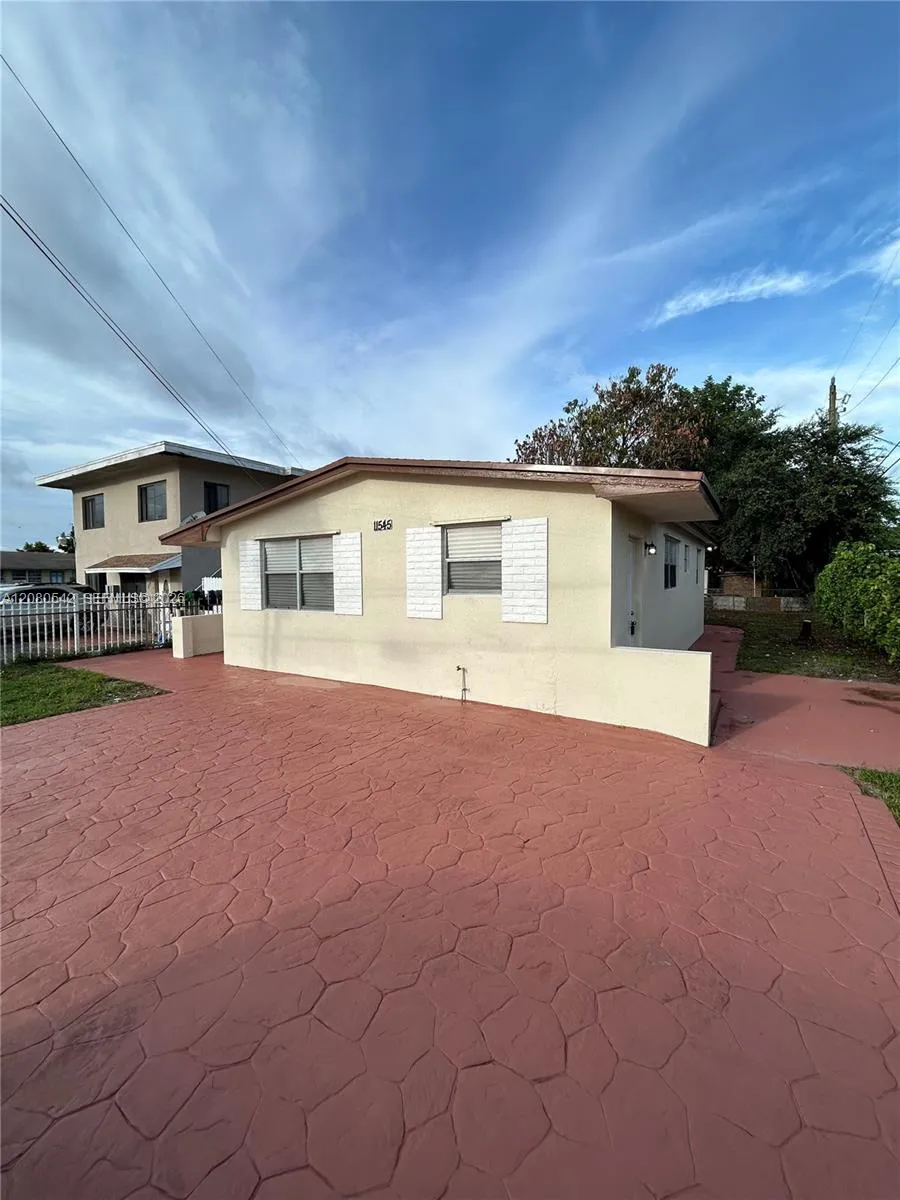 11545 NW 17th Ave Miami, FL 33167