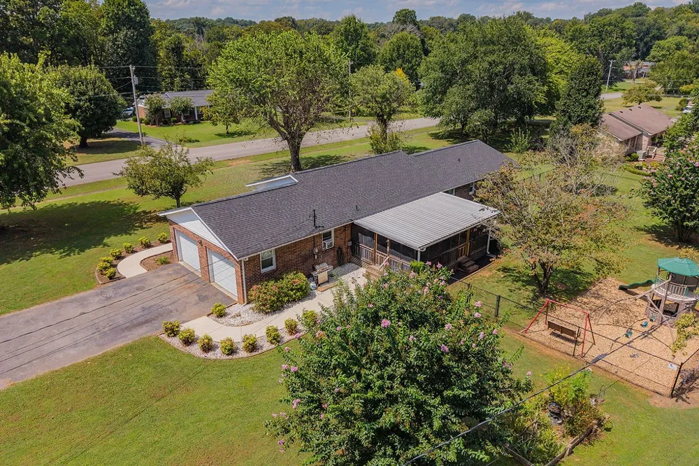 156 S Arrowhead Dr McMinnville, TN 37110