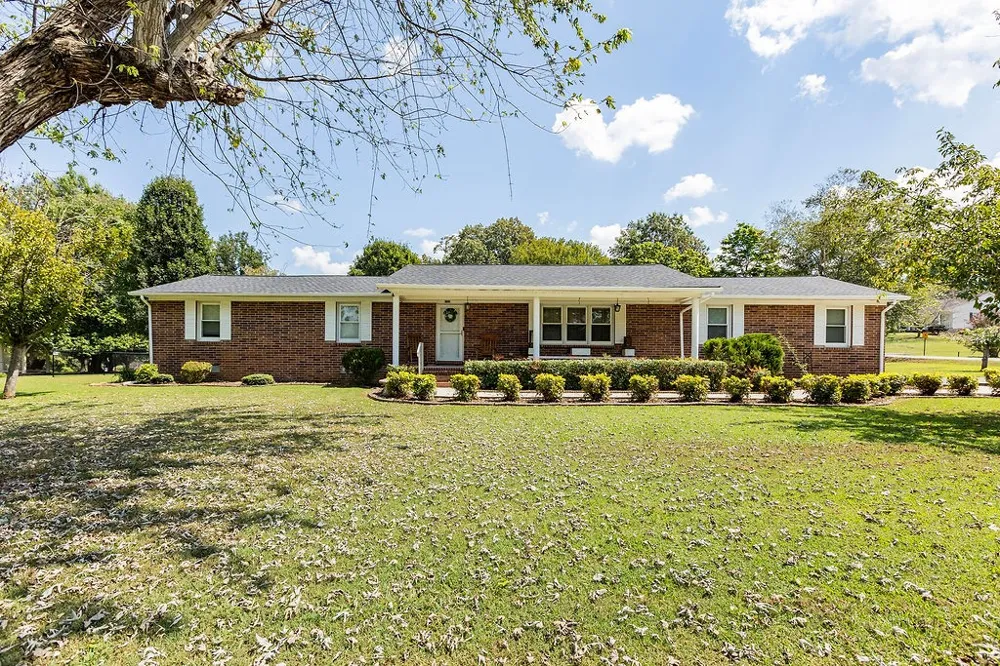 156 S Arrowhead Dr McMinnville, TN 37110