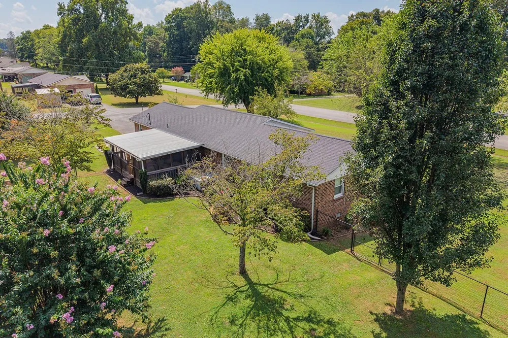 156 S Arrowhead Dr McMinnville, TN 37110