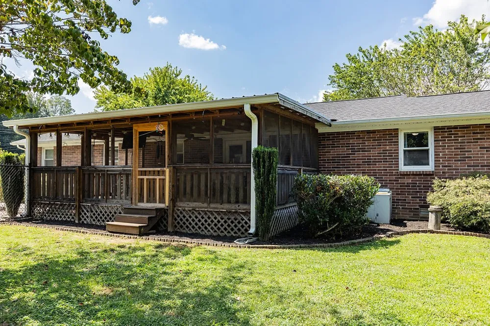 156 S Arrowhead Dr McMinnville, TN 37110