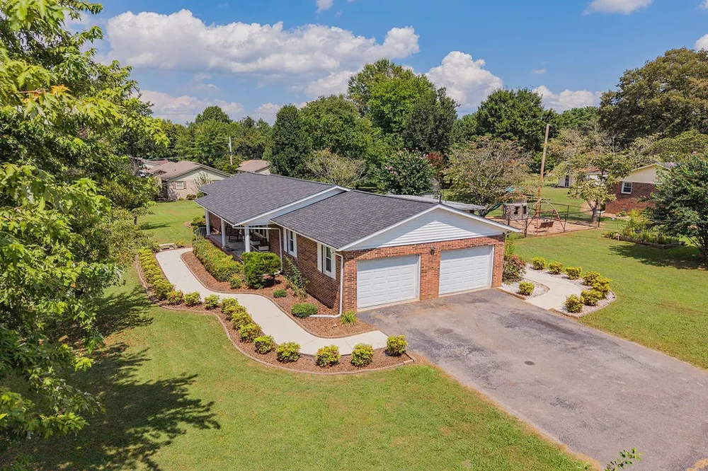 156 S Arrowhead Dr McMinnville, TN 37110