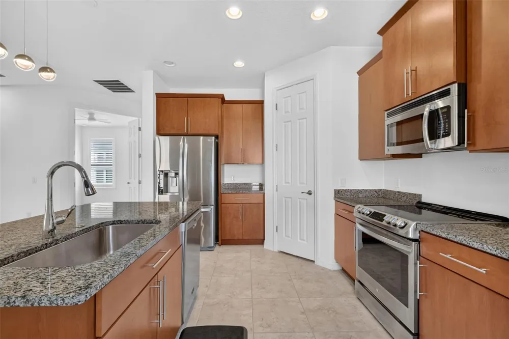 1090 HARBOR RIDGE DRIVE Poinciana, FL 34759
