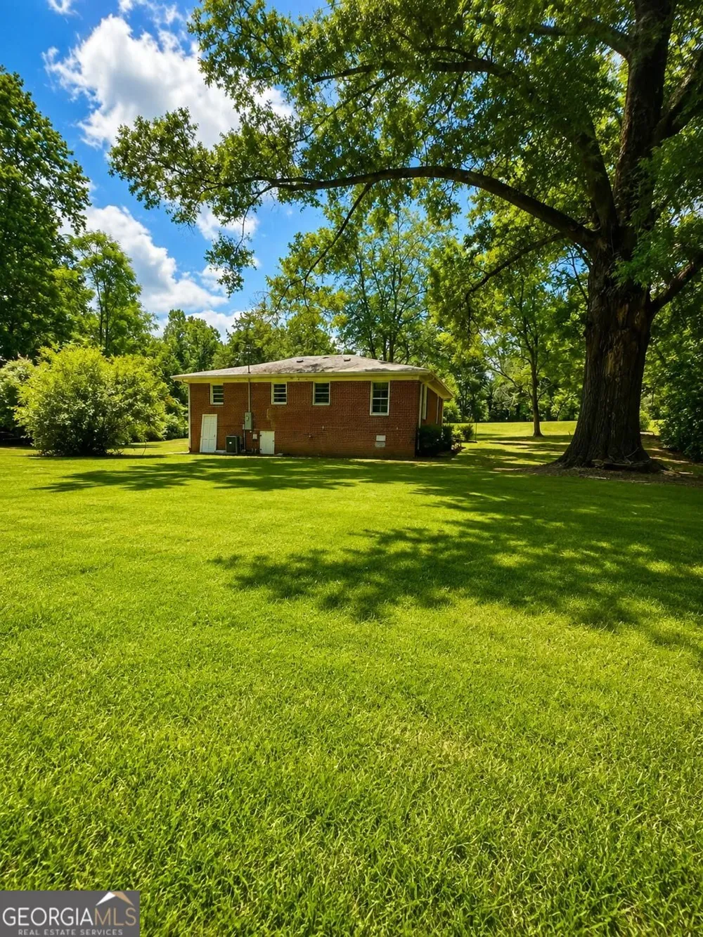 1360 Tallassee RD Athens, GA 30606