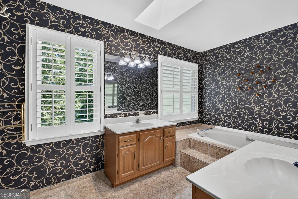 4370 Laurian DR NW Kennesaw, GA 30144