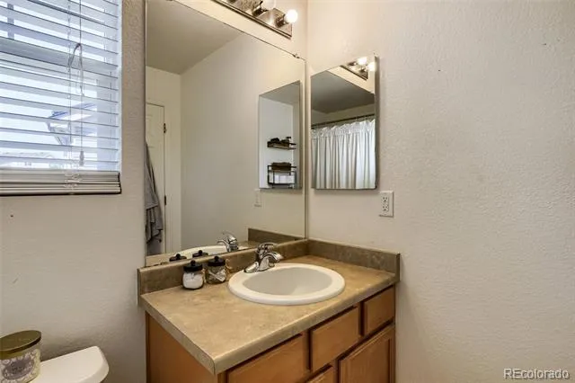 4835 S Eaton Park Way Aurora, CO 80016