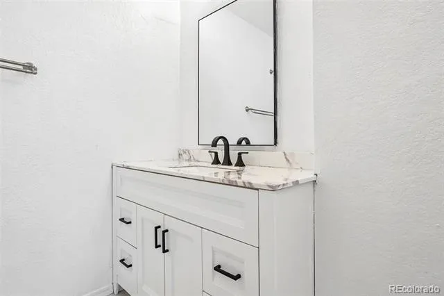 5873 S Nepal Street Aurora, CO 80015