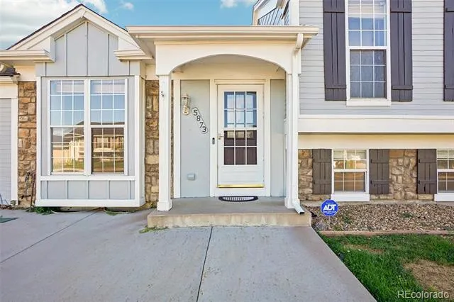 5873 S Nepal Street Aurora, CO 80015