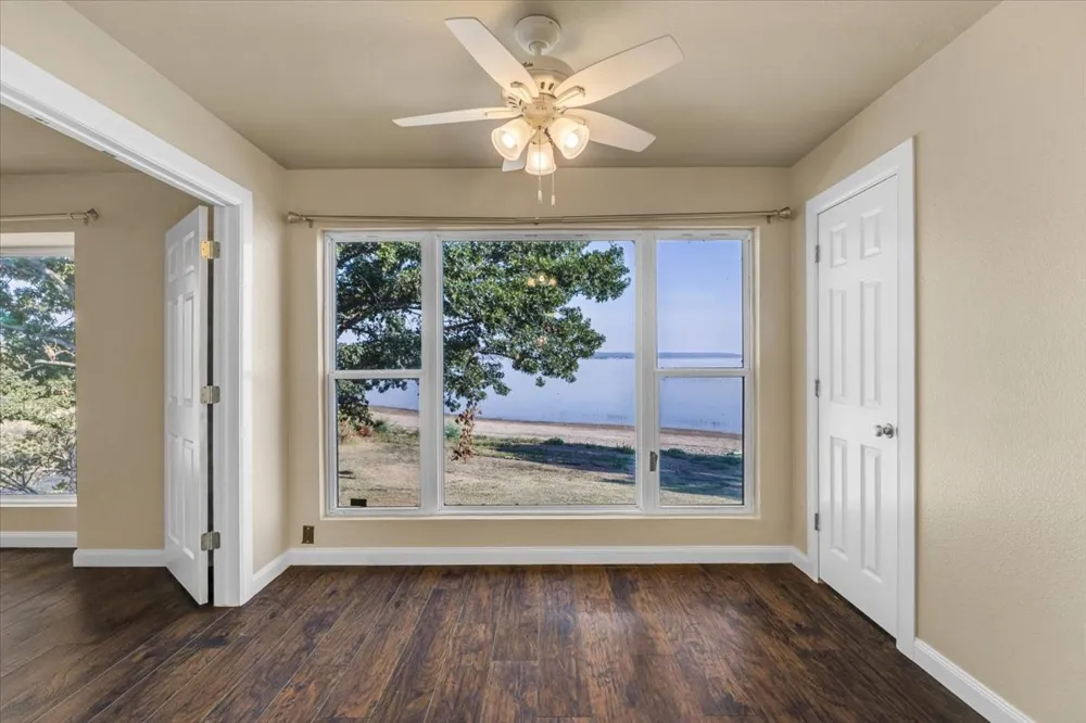 114 Harbor Drive #219 Runaway Bay, TX 76426