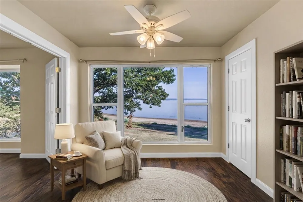114 Harbor Drive #219 Runaway Bay, TX 76426