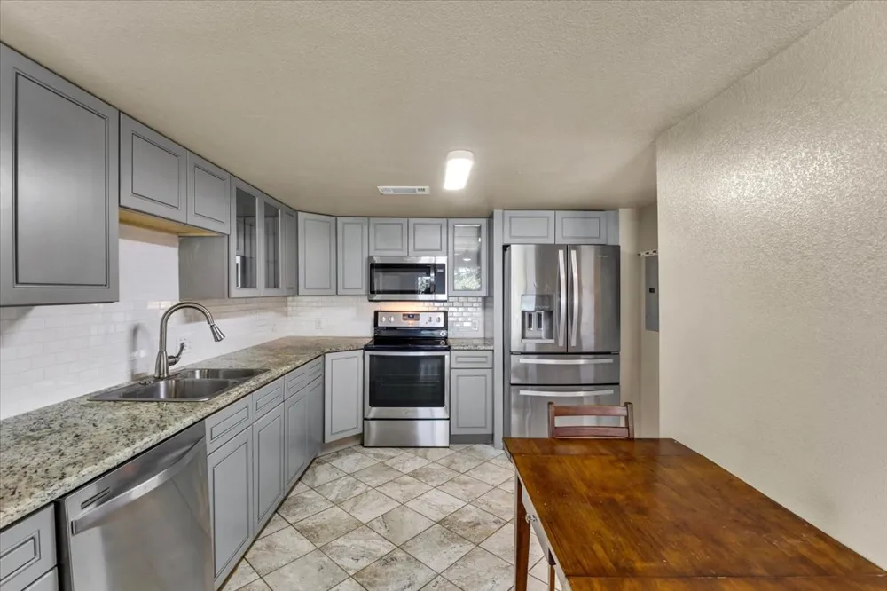 114 Harbor Drive #219 Runaway Bay, TX 76426