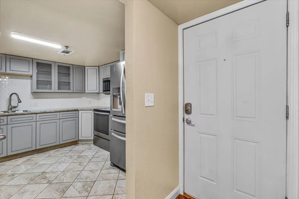 114 Harbor Drive #219 Runaway Bay, TX 76426