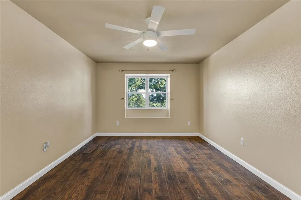 114 Harbor Drive #219 Runaway Bay, TX 76426