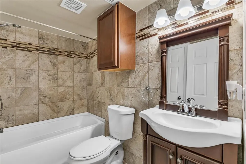 114 Harbor Drive #219 Runaway Bay, TX 76426
