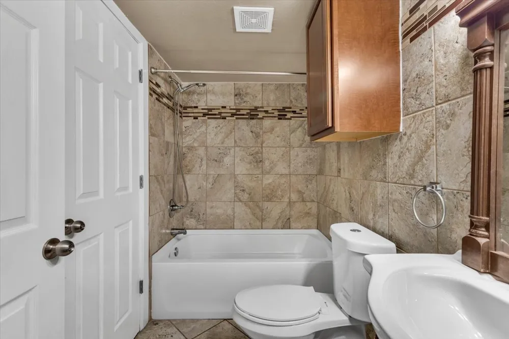 114 Harbor Drive #219 Runaway Bay, TX 76426