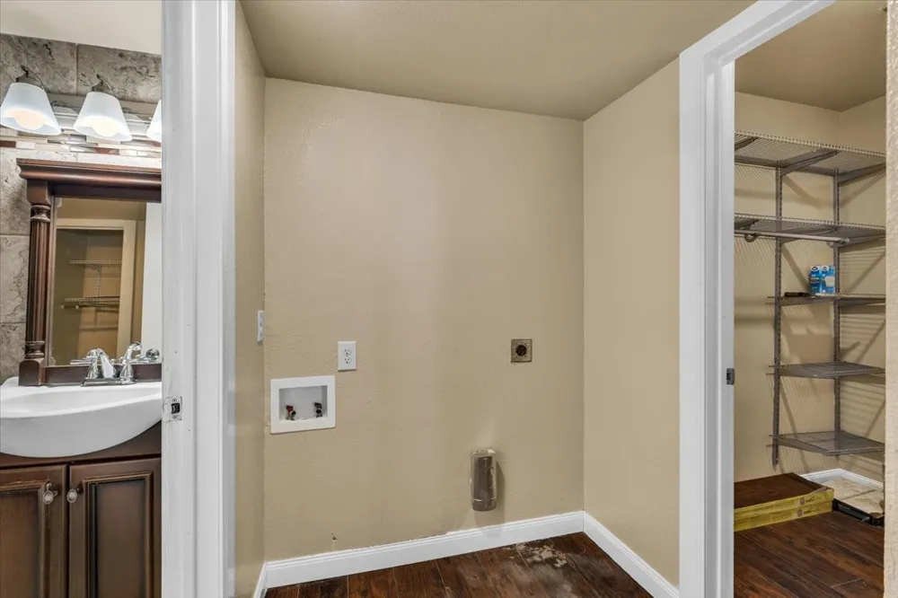 114 Harbor Drive #219 Runaway Bay, TX 76426