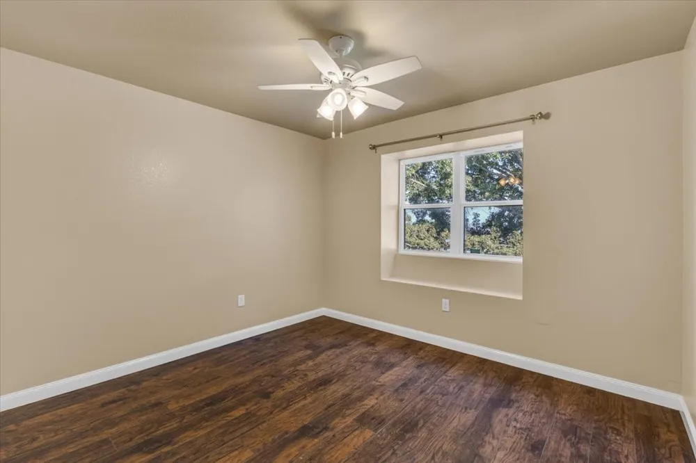 114 Harbor Drive #219 Runaway Bay, TX 76426