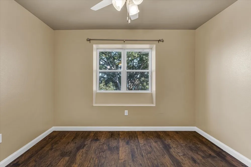 114 Harbor Drive #219 Runaway Bay, TX 76426